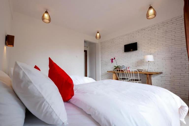 Surya Lombok Accommodation 塞隆贝拉纳克 外观 照片