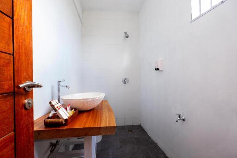 Surya Lombok Accommodation 塞隆贝拉纳克 外观 照片
